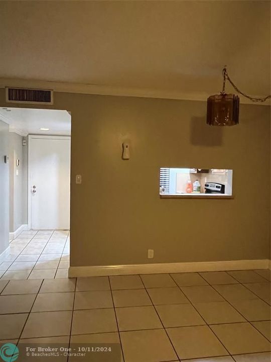 For Rent: $1,550 (1 beds, 1 baths, 721 Square Feet)