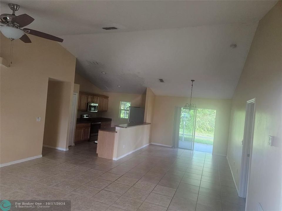 Active With Contract: $2,500 (4 beds, 2 baths, 1727 Square Feet)