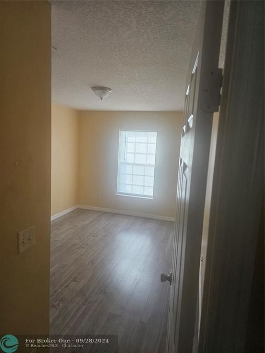 Active With Contract: $2,500 (4 beds, 2 baths, 1727 Square Feet)