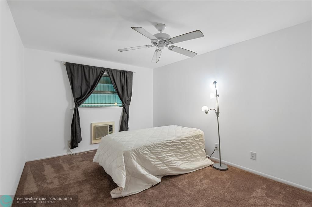 Active With Contract: $110,000 (1 beds, 1 baths, 640 Square Feet)