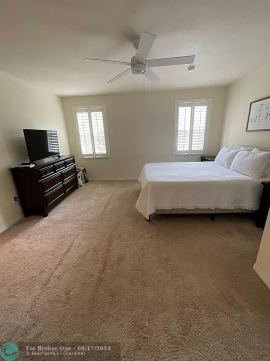 For Rent: $2,400 (3 beds, 2 baths, 1611 Square Feet)