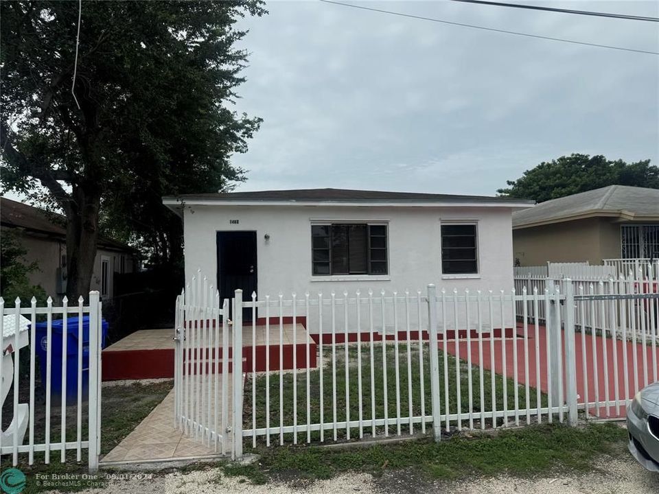 For Sale: $387,000 (3 beds, 1 baths, 962 Square Feet)