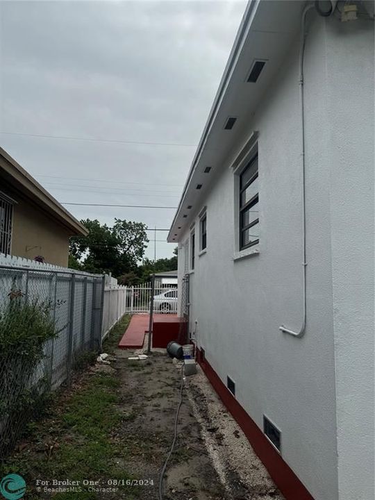 Vendido Recientemente: $387,000 (3 camas, 1 baños, 962 Pies cuadrados)