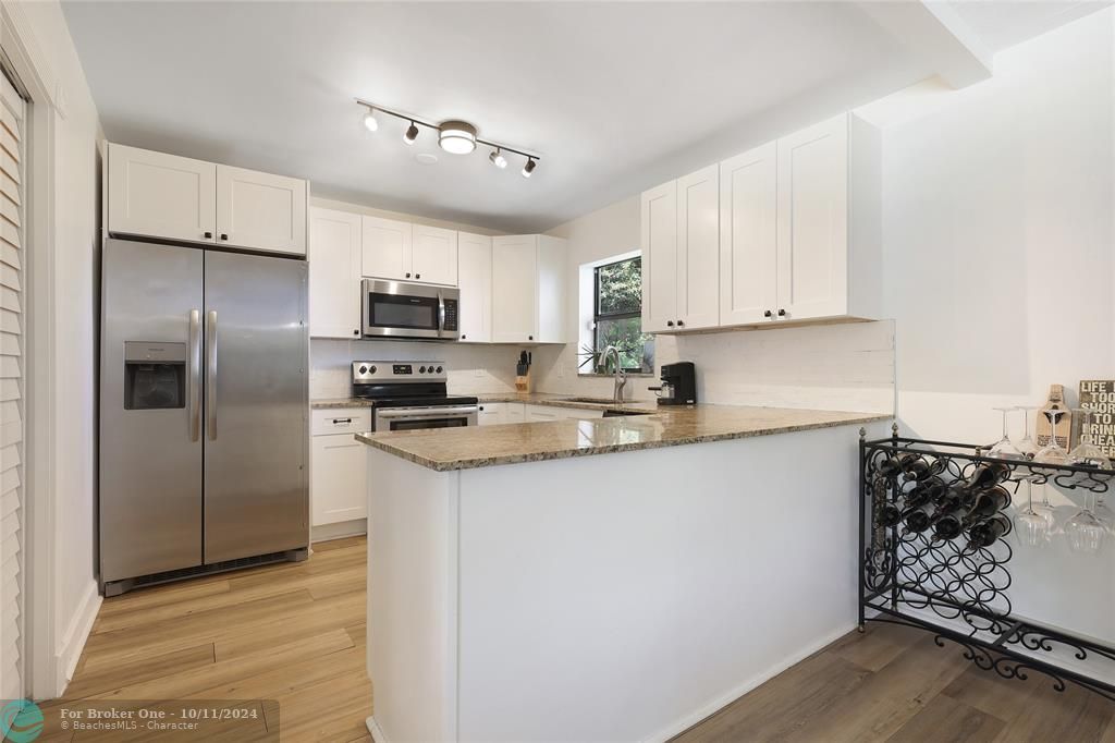 Active With Contract: $515,000 (3 beds, 2 baths, 1403 Square Feet)