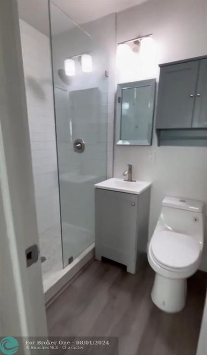 For Sale: $1,950 (1 beds, 1 baths, 600 Square Feet)