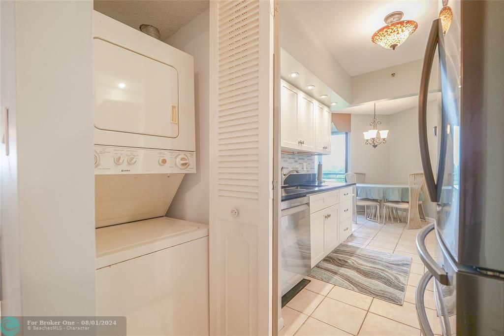 Active With Contract: $174,000 (1 beds, 1 baths, 1149 Square Feet)