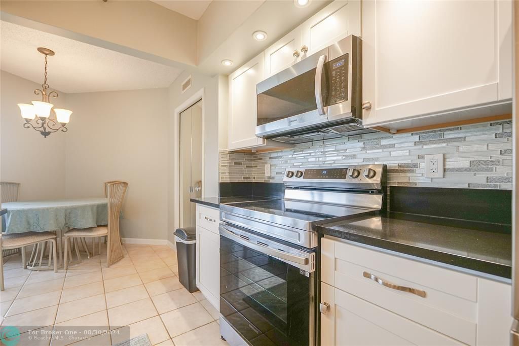 Active With Contract: $174,000 (1 beds, 1 baths, 1149 Square Feet)