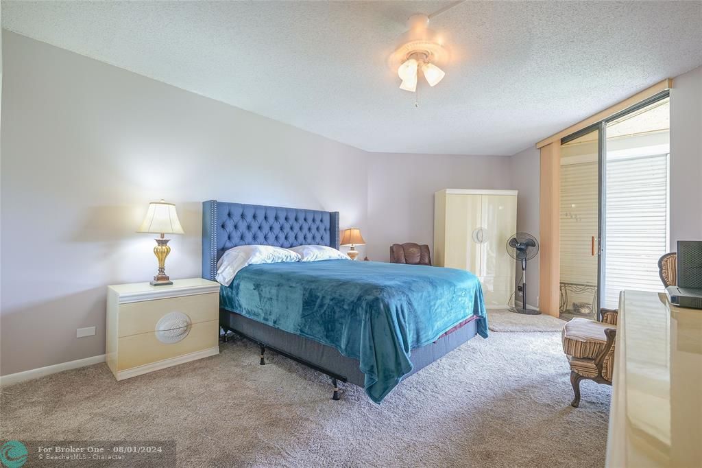 Active With Contract: $174,000 (1 beds, 1 baths, 1149 Square Feet)