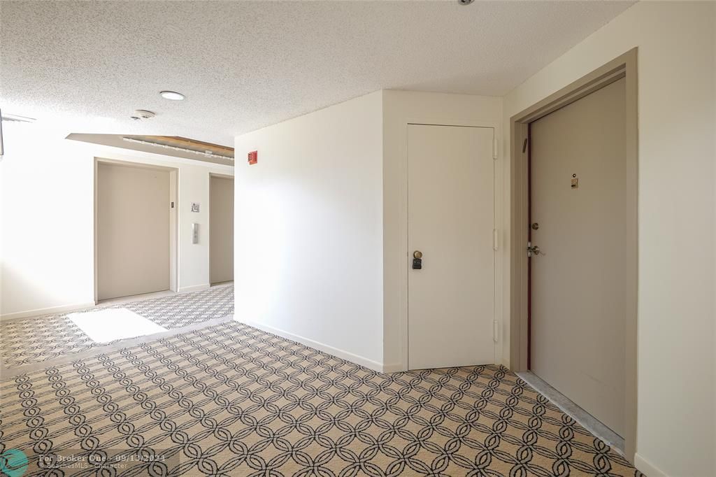 Active With Contract: $174,000 (1 beds, 1 baths, 1149 Square Feet)