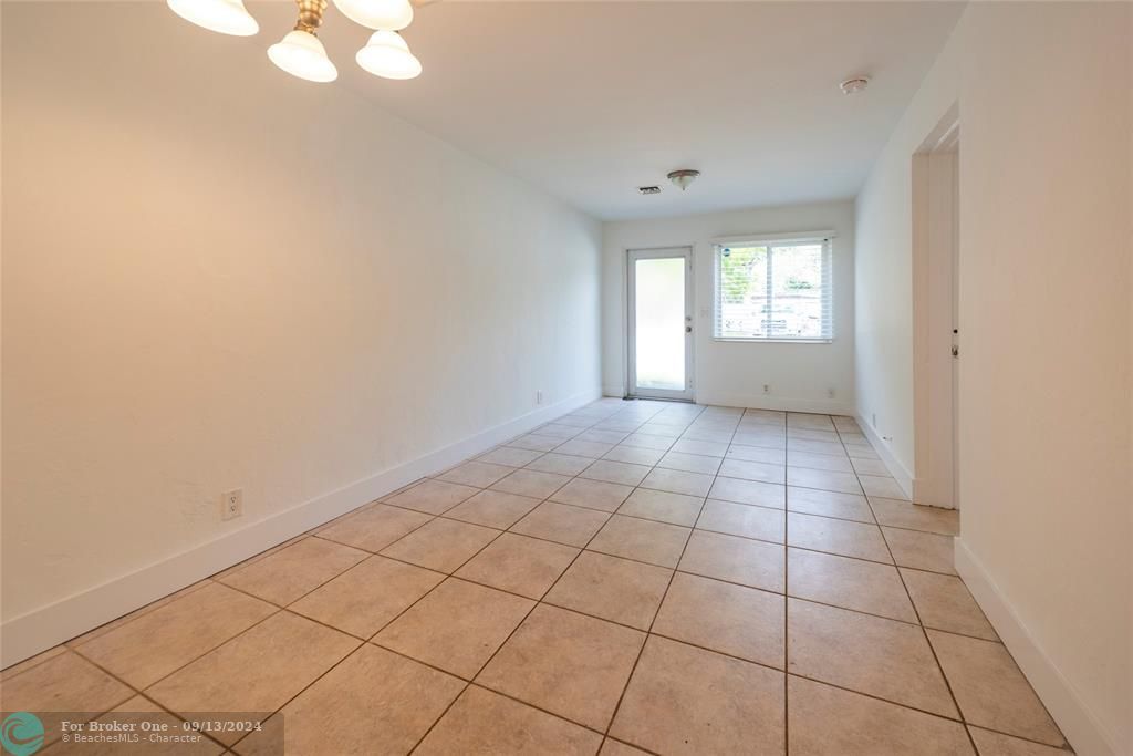 For Sale: $2,000 (2 beds, 1 baths, 2391 Square Feet)