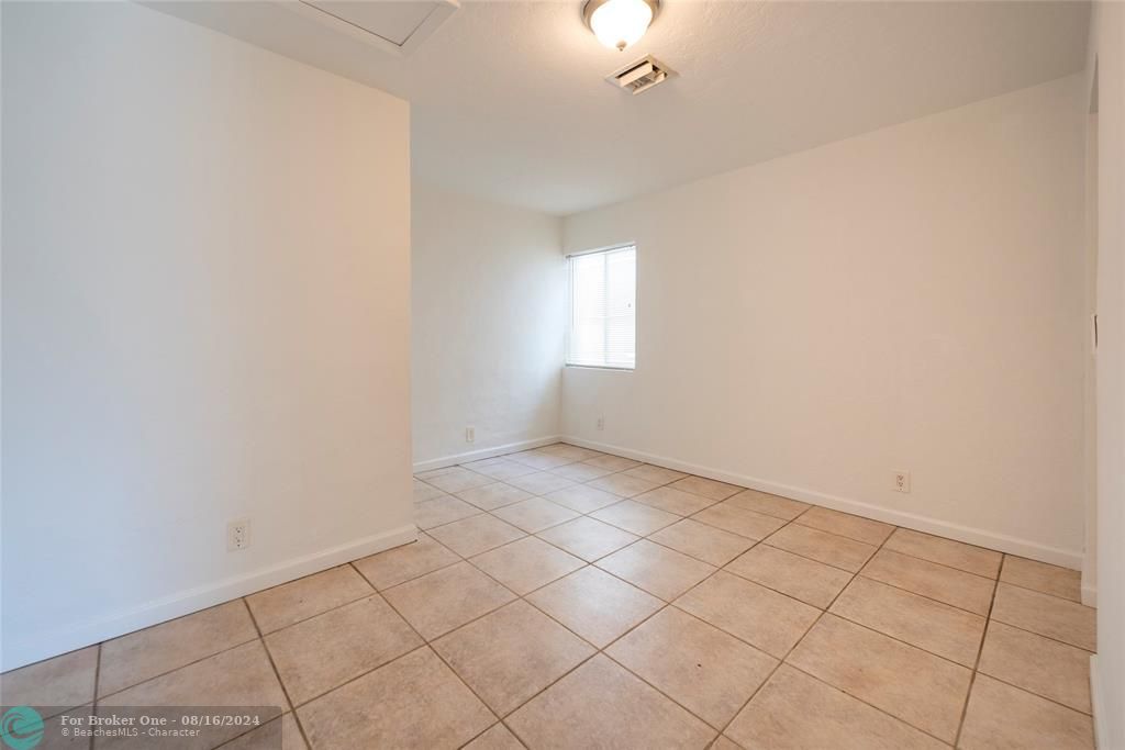 For Sale: $2,000 (2 beds, 1 baths, 2391 Square Feet)