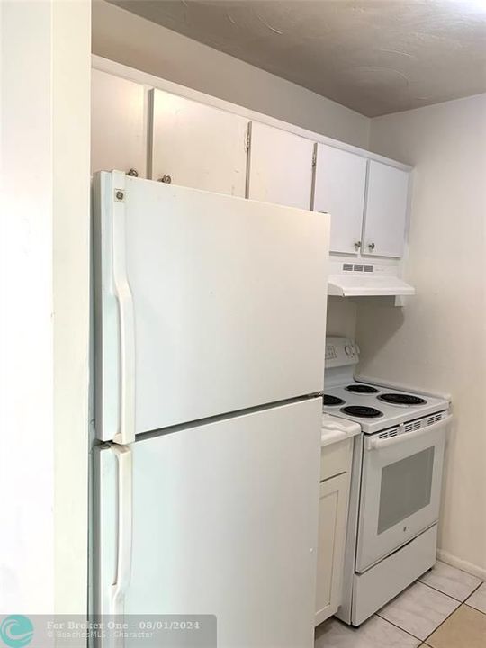 Active With Contract: $1,500 (1 beds, 1 baths, 2352 Square Feet)