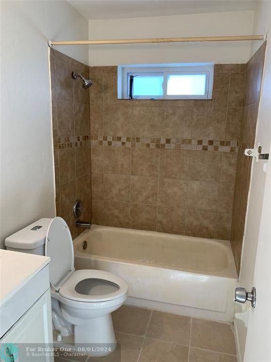 Active With Contract: $1,500 (1 beds, 1 baths, 2352 Square Feet)