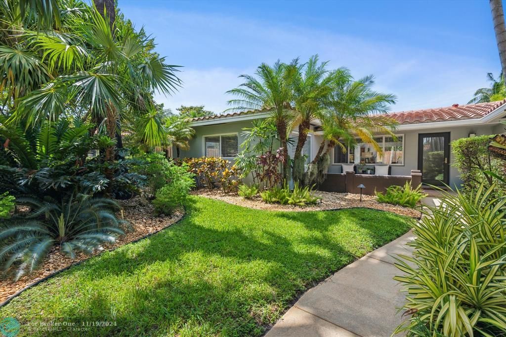 Recently Sold: $899,000 (2 beds, 2 baths, 1406 Square Feet)