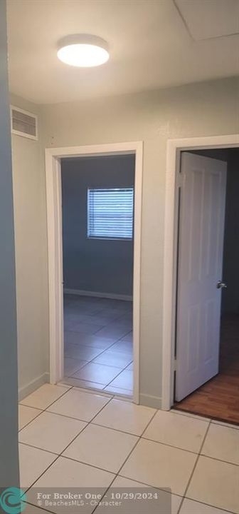 For Rent: $2,800 (4 beds, 1 baths, 1300 Square Feet)