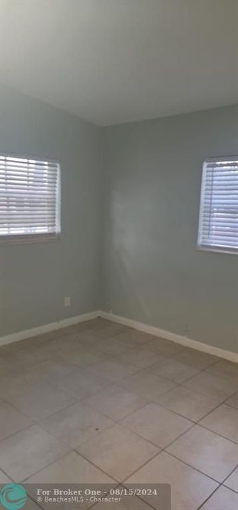 For Rent: $2,800 (4 beds, 1 baths, 1300 Square Feet)