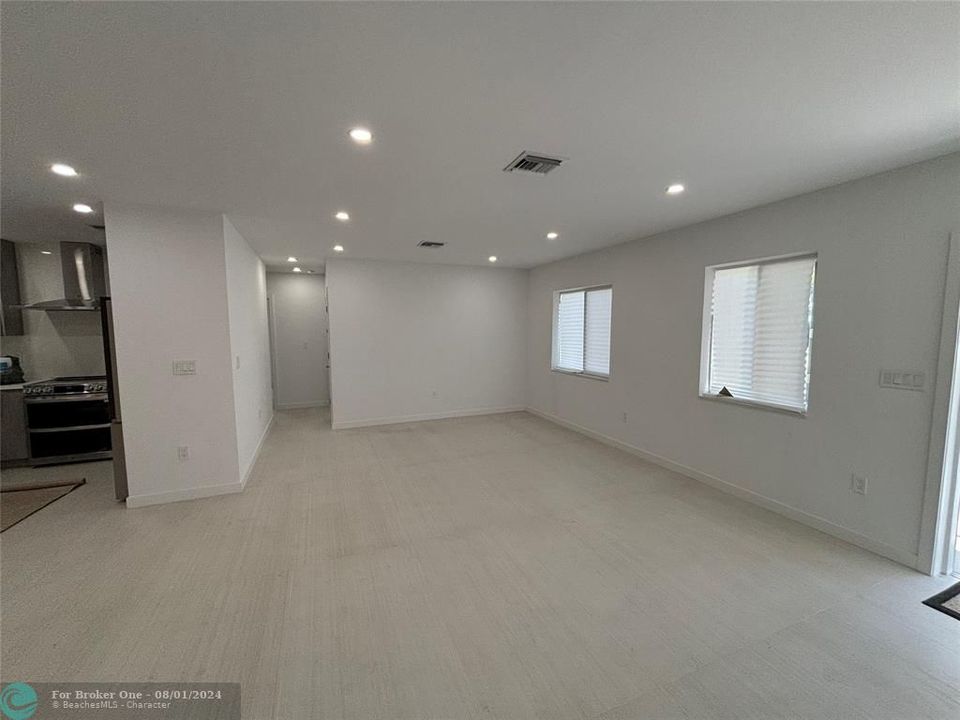 En Venta: $1,295,000 (3 camas, 2 baños, 1319 Pies cuadrados)