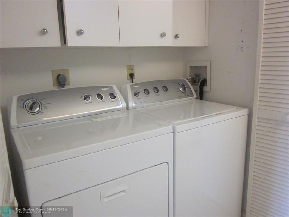 For Sale: $225,000 (2 beds, 2 baths, 1700 Square Feet)