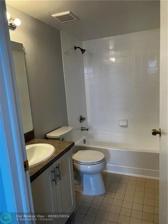 出租: $2,500 (3 贝兹, 2 浴室, 1216 平方英尺)