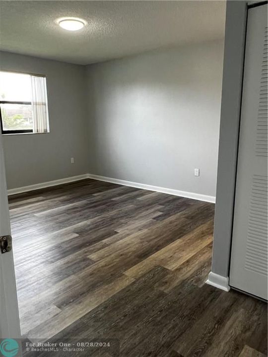 For Rent: $2,500 (3 beds, 2 baths, 1216 Square Feet)