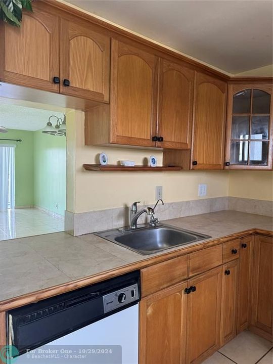 Recently Rented: $1,500 (1 beds, 1 baths, 925 Square Feet)