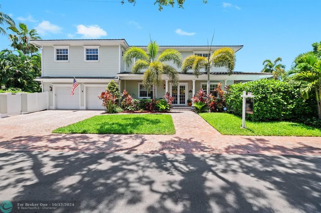 Recently Sold: $2,349,000 (5 beds, 4 baths, 4740 Square Feet)