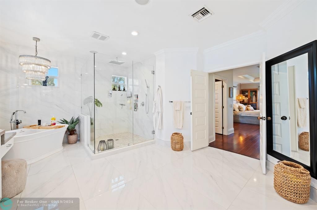 Recently Sold: $2,349,000 (5 beds, 4 baths, 4740 Square Feet)