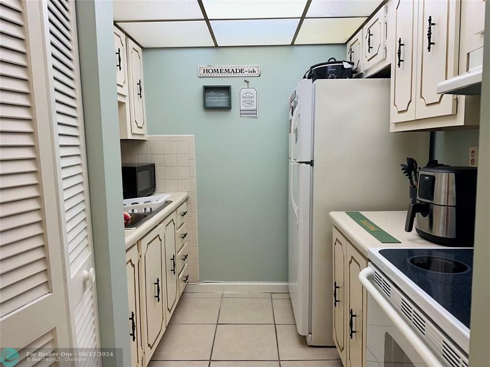 Recently Sold: $133,000 (1 beds, 1 baths, 610 Square Feet)