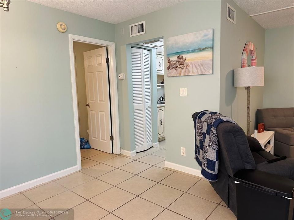 For Sale: $133,000 (1 beds, 1 baths, 610 Square Feet)