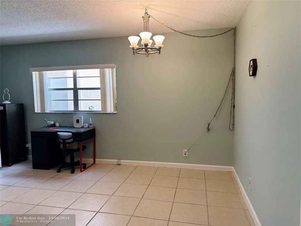 For Sale: $133,000 (1 beds, 1 baths, 610 Square Feet)