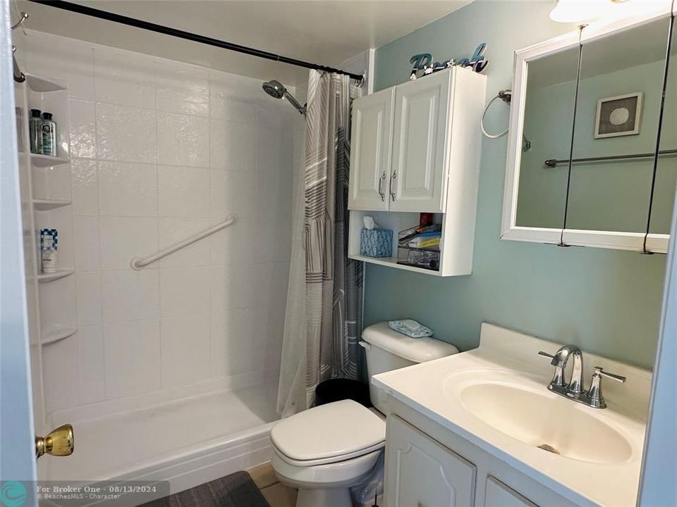 For Sale: $133,000 (1 beds, 1 baths, 610 Square Feet)