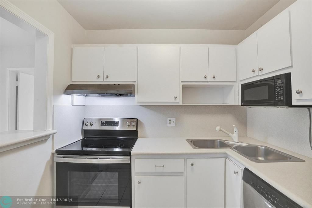 Recently Rented: $2,399 (2 beds, 2 baths, 1030 Square Feet)