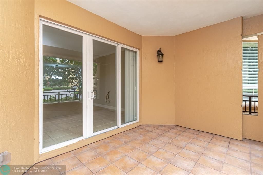 For Rent: $2,850 (2 beds, 2 baths, 1290 Square Feet)