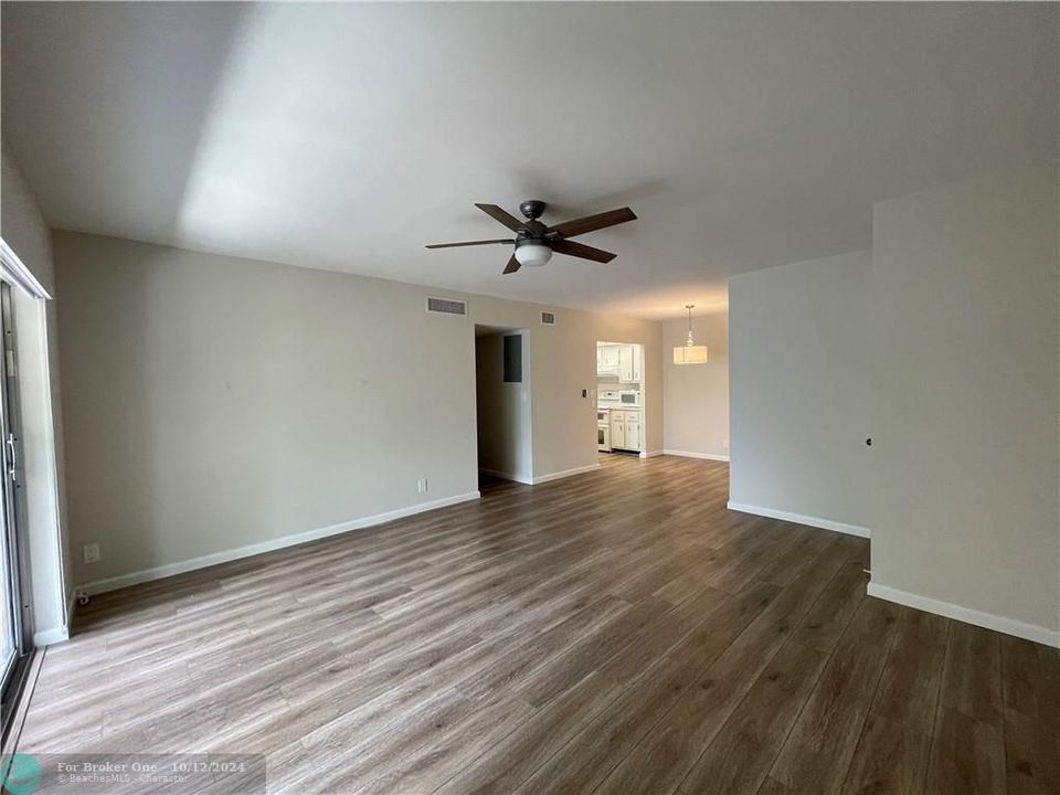 For Rent: $2,100 (2 beds, 2 baths, 900 Square Feet)