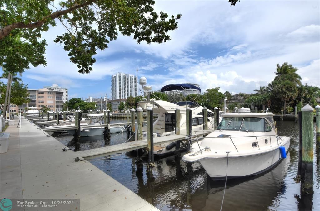 For Sale: $728,000 (2 beds, 2 baths, 2192 Square Feet)