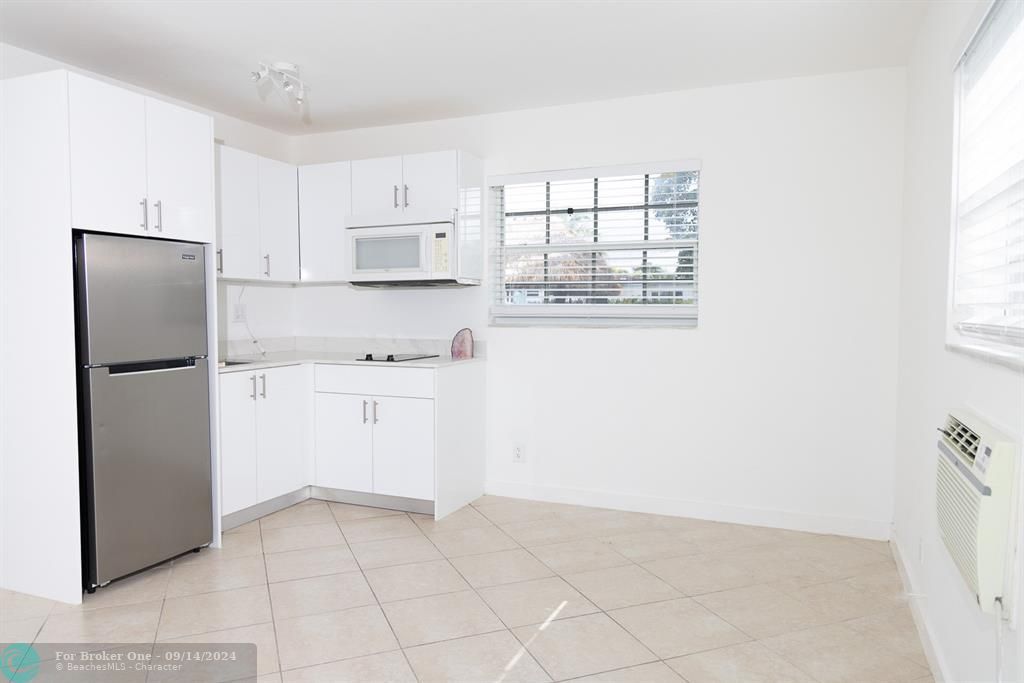 Recently Rented: $1,400 (0 beds, 1 baths, 1687 Square Feet)