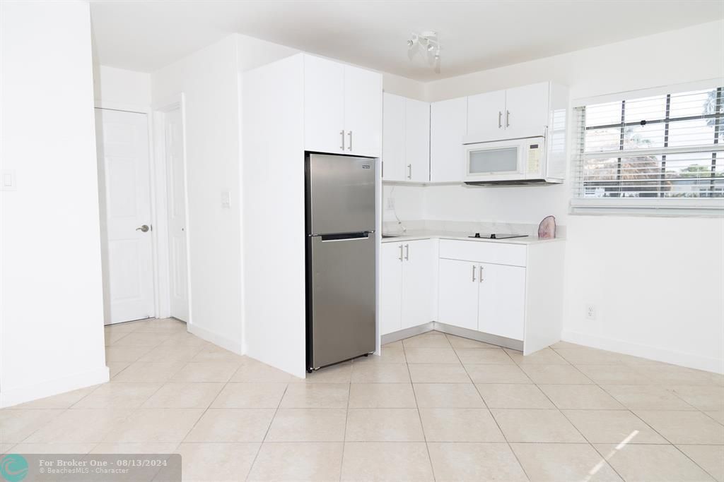 Recently Rented: $1,400 (0 beds, 1 baths, 1687 Square Feet)