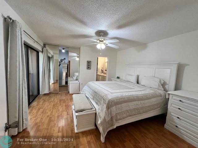 For Sale: $340,999 (2 beds, 2 baths, 1236 Square Feet)