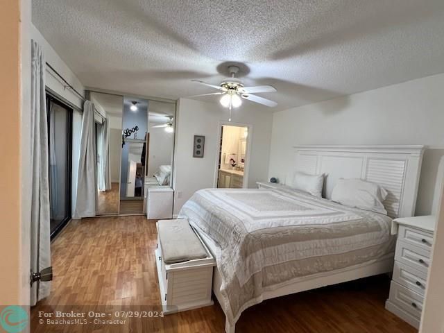 For Sale: $340,999 (2 beds, 2 baths, 1236 Square Feet)