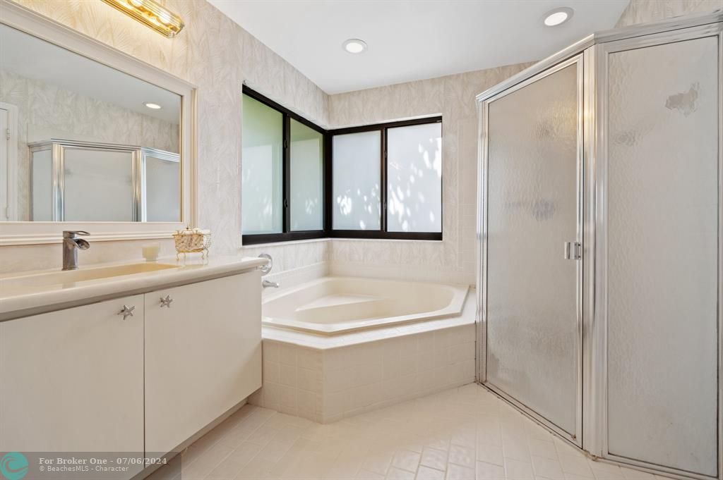 待售: $860,000 (4 贝兹, 2 浴室, 2114 平方英尺)