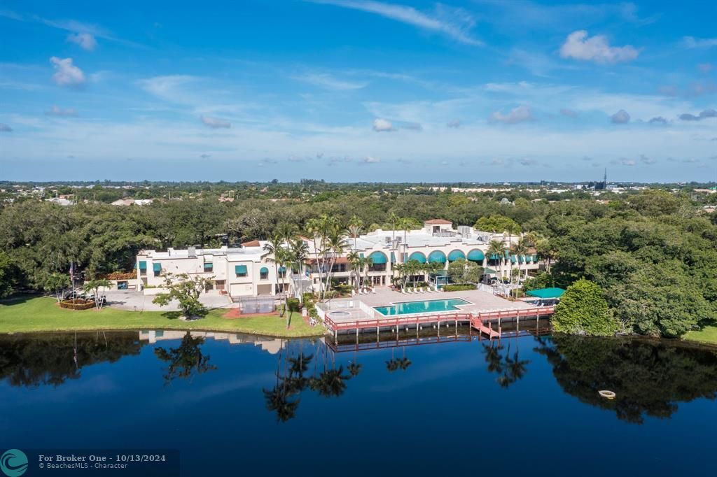 For Sale: $810,000 (4 beds, 2 baths, 2114 Square Feet)