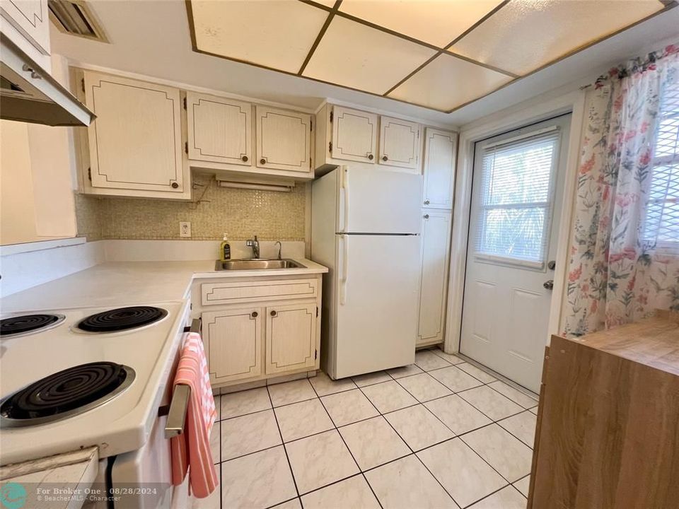 Recently Rented: $1,600 (1 beds, 1 baths, 678 Square Feet)