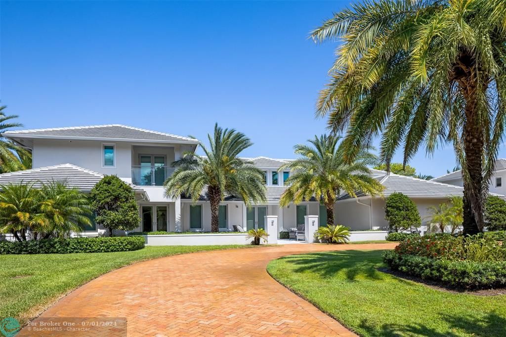 For Sale: $7,890,000 (7 beds, 7 baths, 8958 Square Feet)