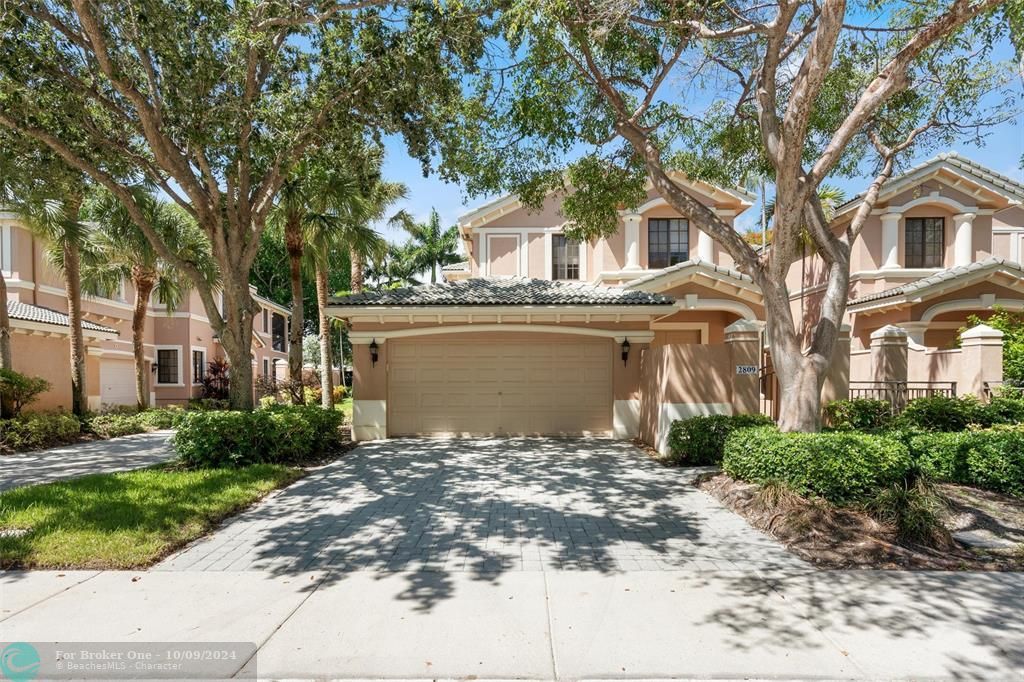 For Sale: $889,900 (4 beds, 2 baths, 2360 Square Feet)