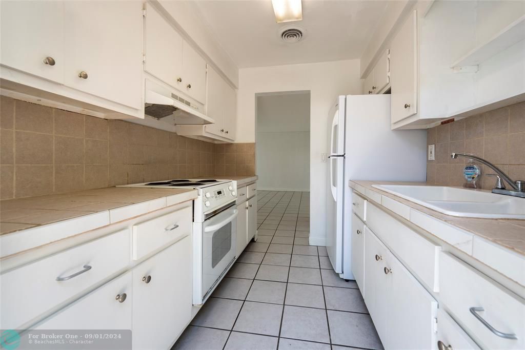 For Sale: $2,600 (2 beds, 2 baths, 0 Square Feet)