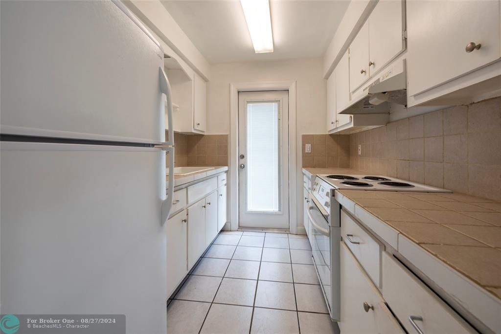 For Sale: $2,600 (2 beds, 2 baths, 0 Square Feet)