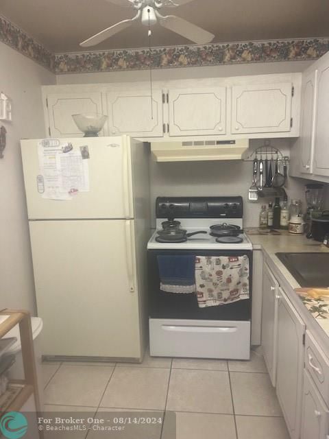 For Rent: $2,500 (1 beds, 1 baths, 706 Square Feet)