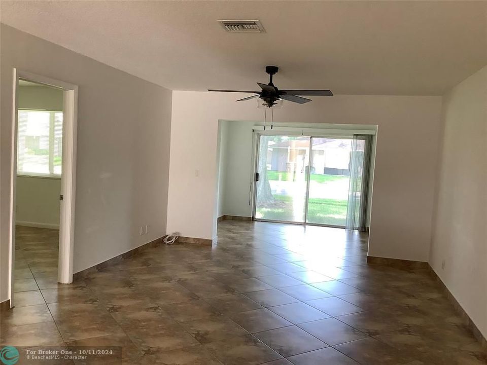 For Rent: $2,200 (2 beds, 2 baths, 1148 Square Feet)