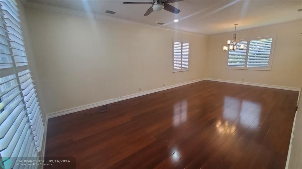 For Rent: $4,500 (4 beds, 2 baths, 2552 Square Feet)