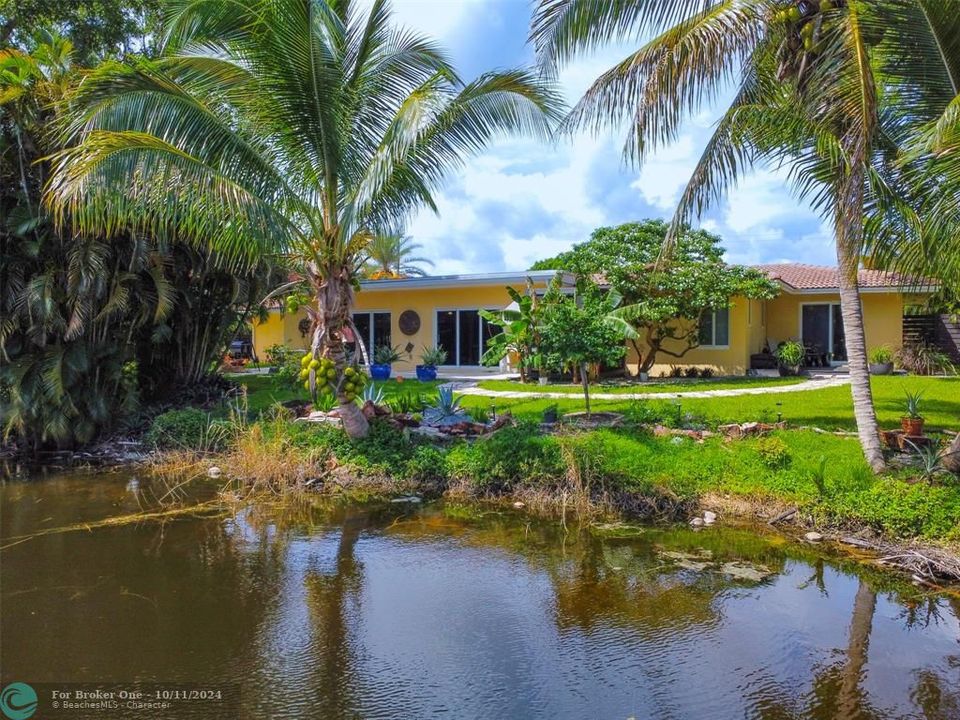 For Sale: $899,999 (4 beds, 2 baths, 2626 Square Feet)